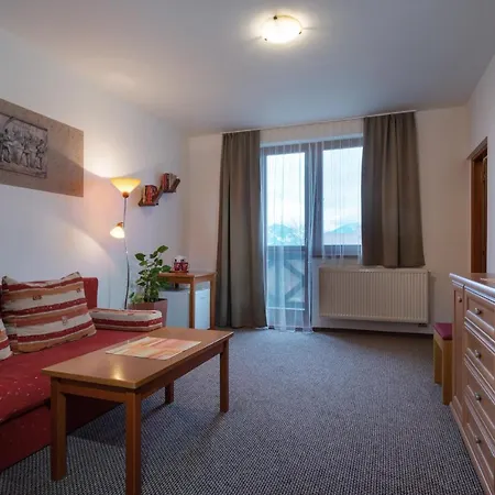 Maravar - Pivný Wellness Adults Only Penzión pre hostí 4*