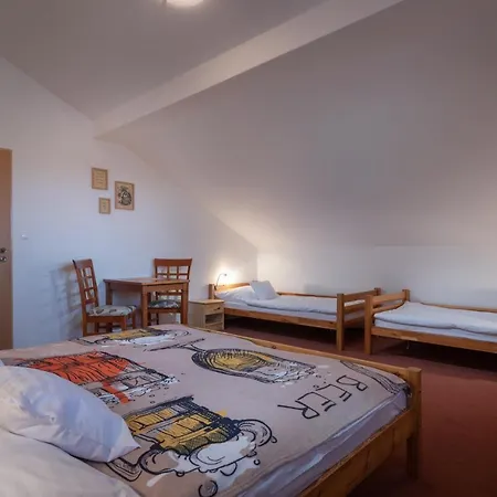 Maravar - Pivný Wellness Adults Only Penzión pre hostí 4*