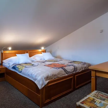 Maravar - Pivný Wellness Adults Only Penzión pre hostí